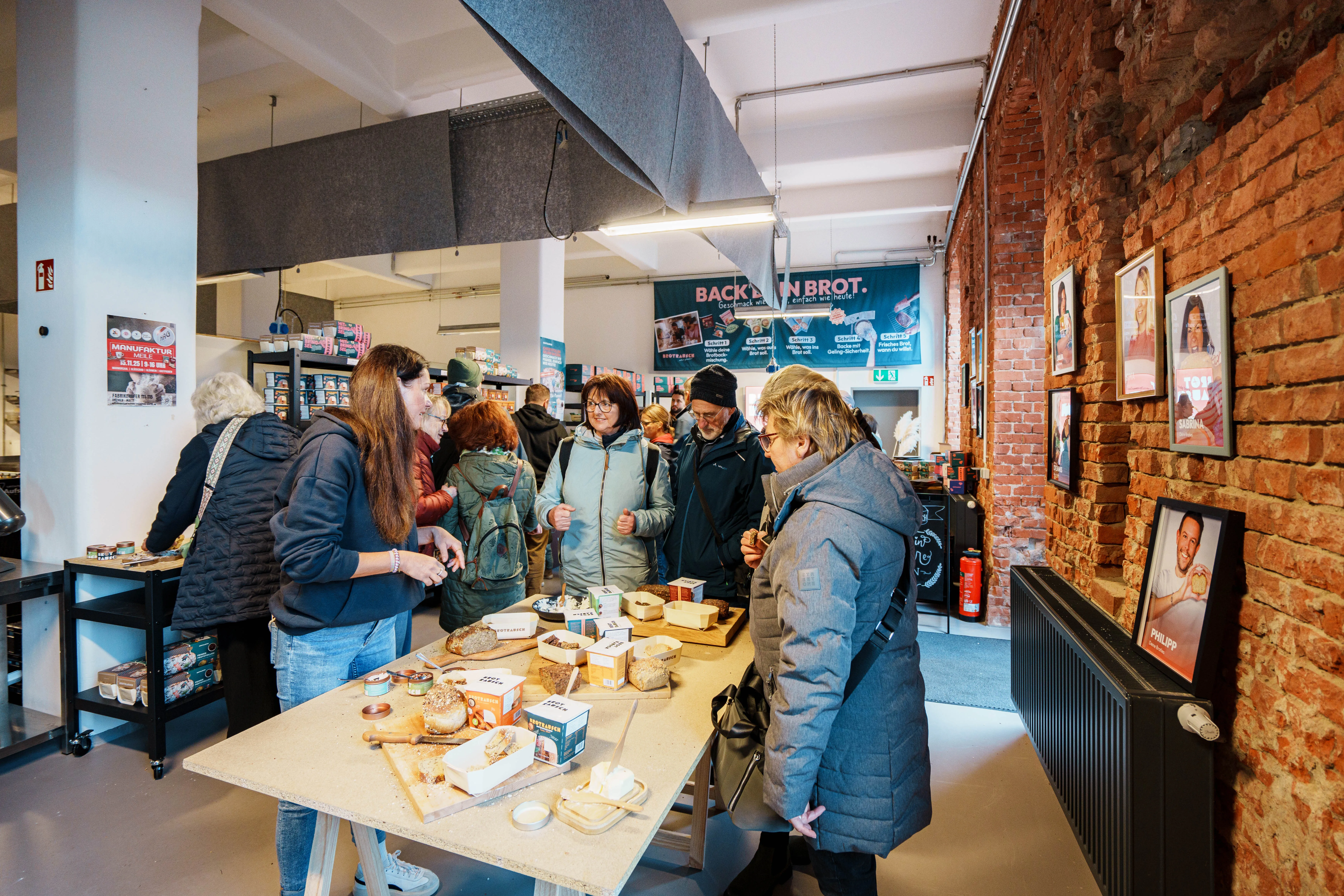 Gäste an den Marktständen